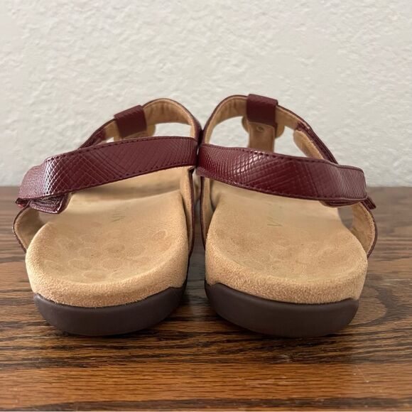 VIONIC Women's Farra Red Faux Lizard Gold Metal Sandals - Picture 3 of 8